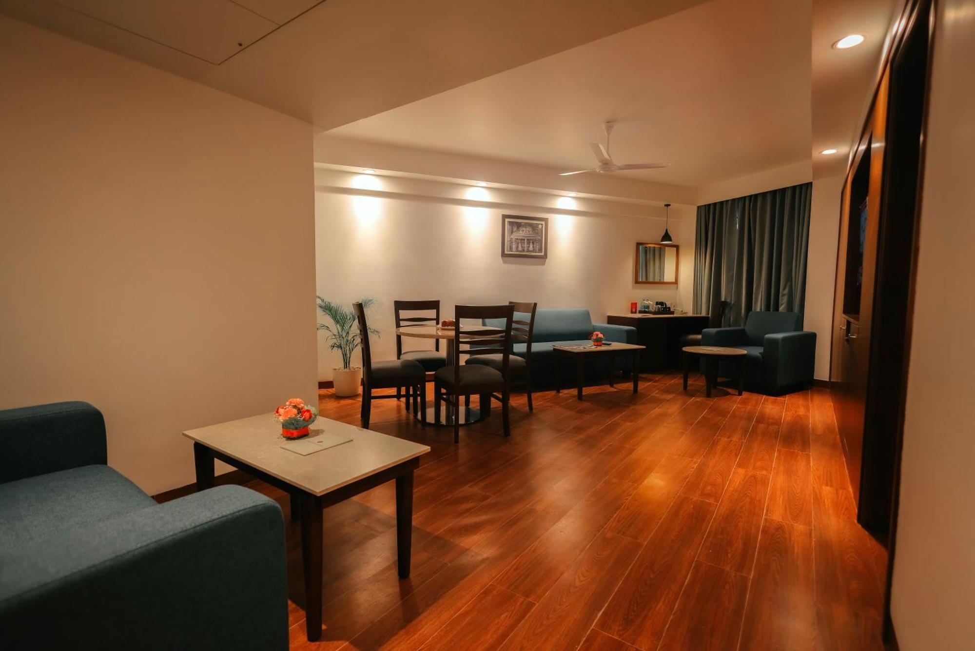 Hotel Ramee Guestline Tirupati Exterior foto